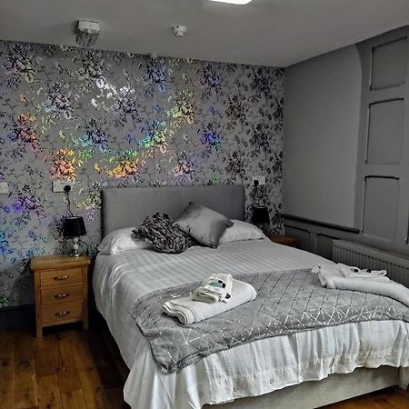 The Edinburgh Castle Bed & Breakfast Holyhead Eksteriør bilde