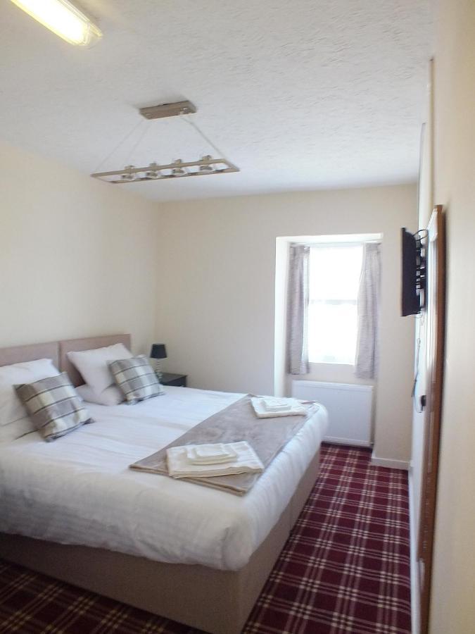 The Edinburgh Castle Bed & Breakfast Holyhead Eksteriør bilde
