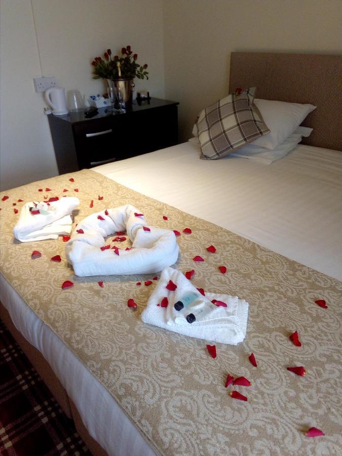 The Edinburgh Castle Bed & Breakfast Holyhead Eksteriør bilde